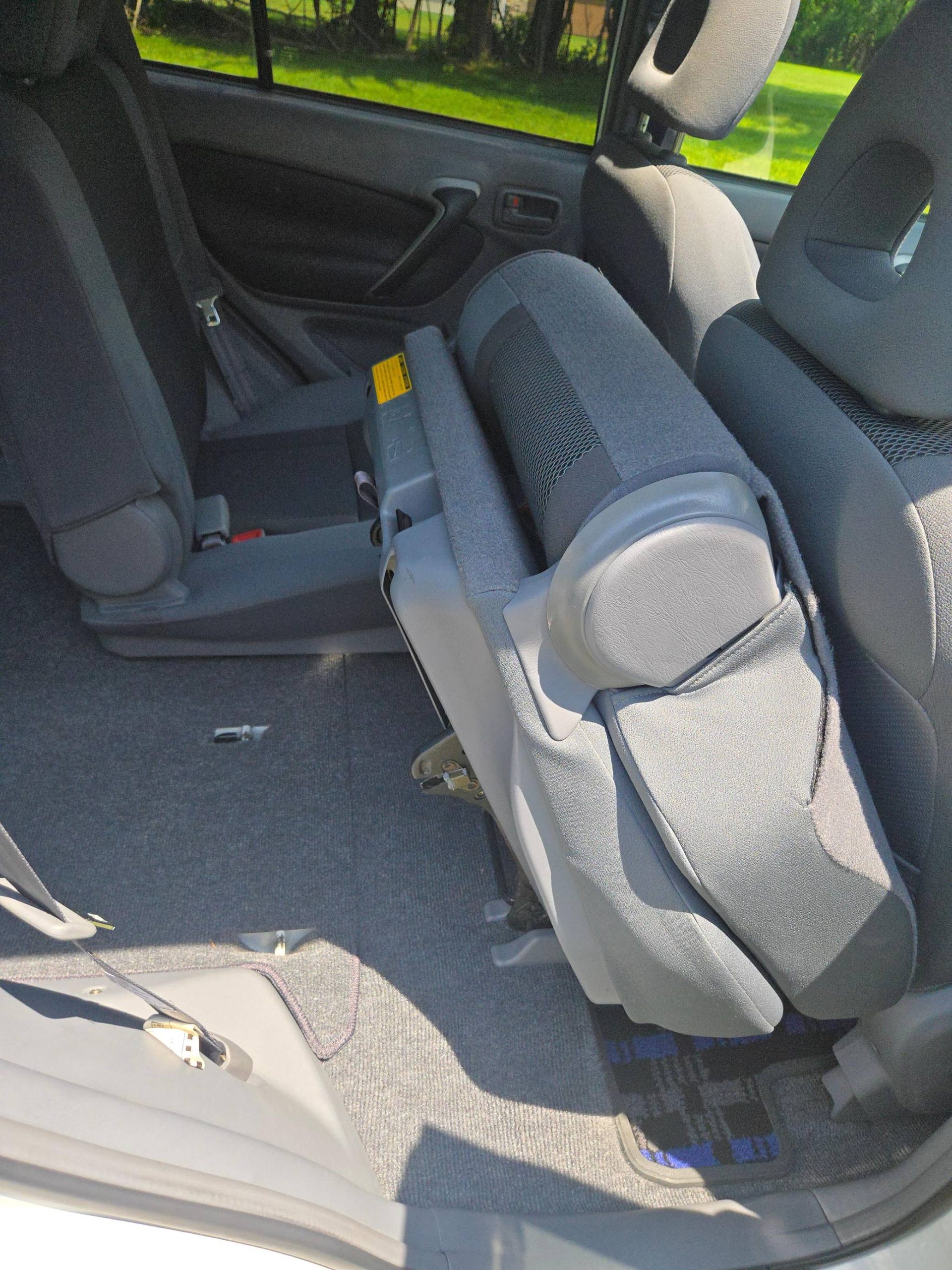 2000 Toyota RAV4 J 4WD Interior 18