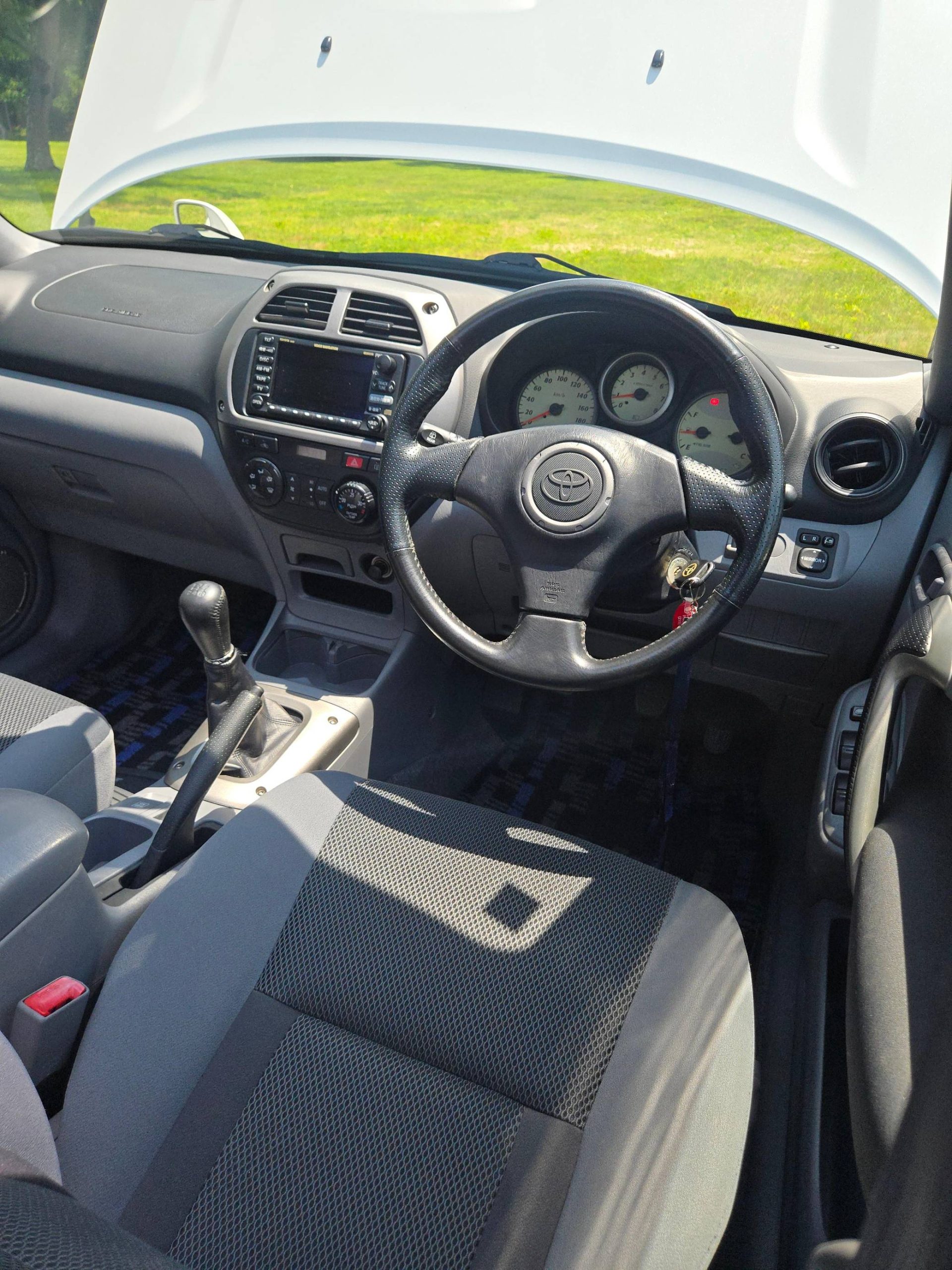 2000 Toyota RAV4 J 4WD Interior 20