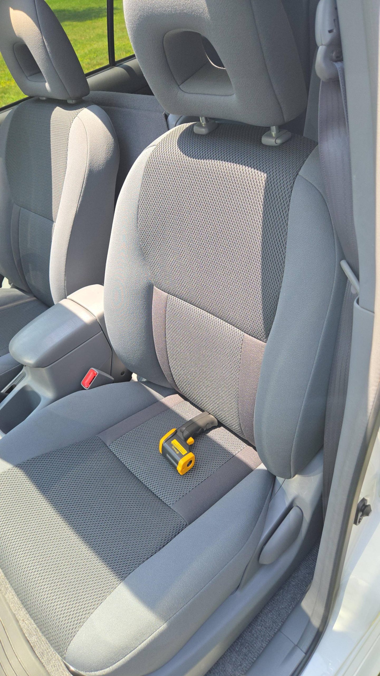 2000 Toyota RAV4 J 4WD Interior 8