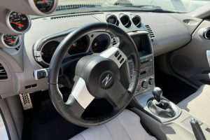 2003 Nissan 350Z Touring Coupe Interior 1