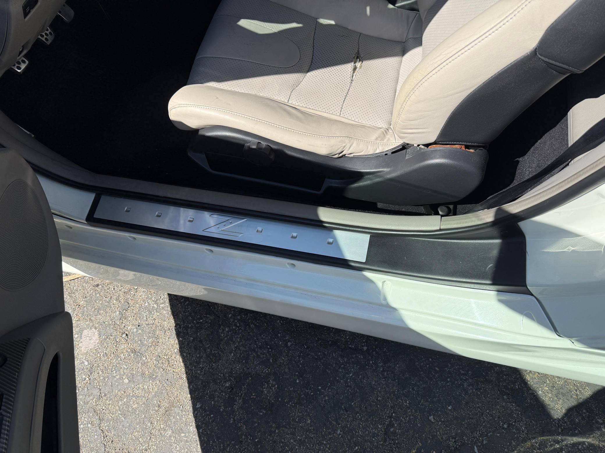 2003 Nissan 350Z Touring Coupe Interior 12