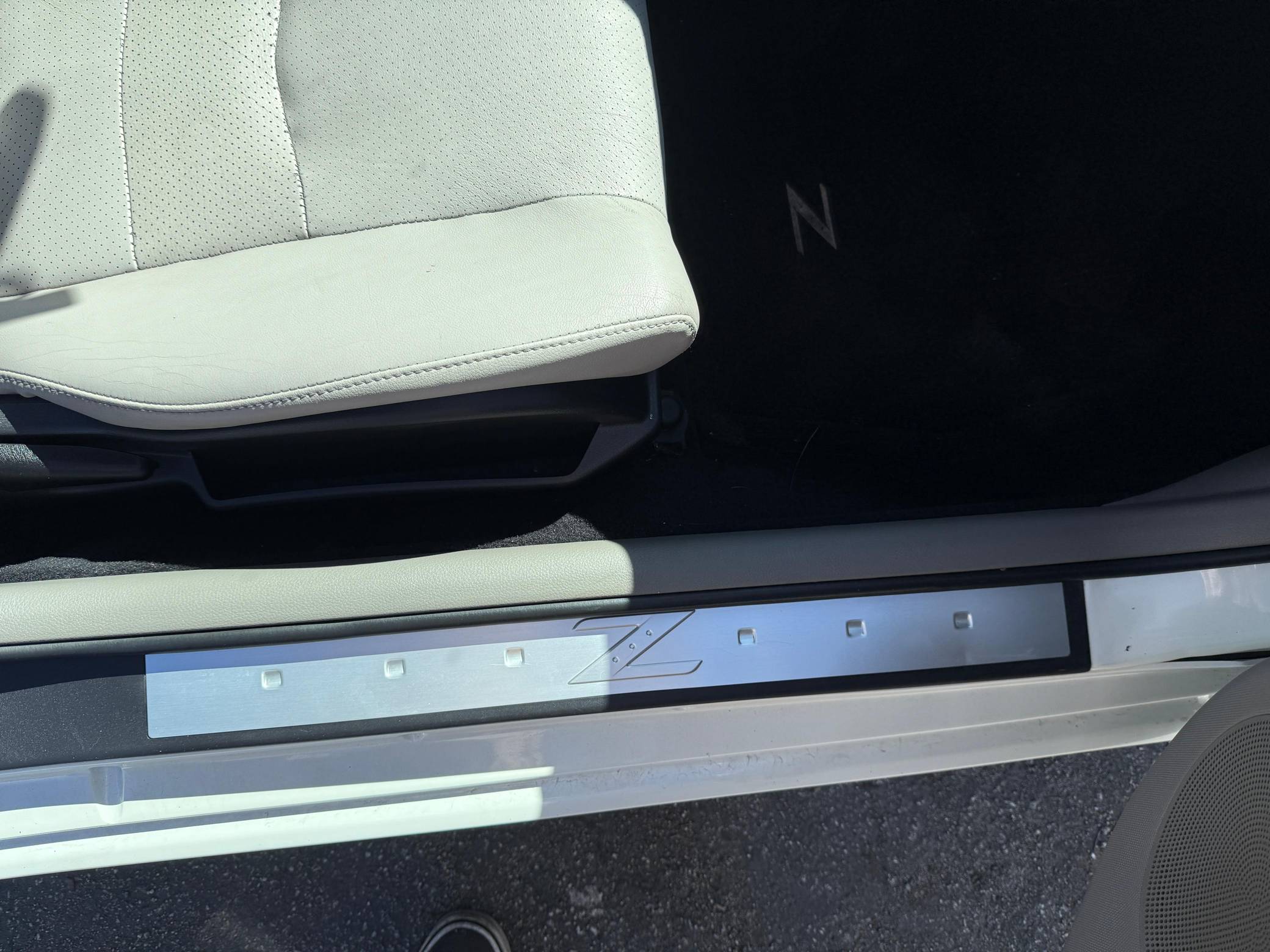 2003 Nissan 350Z Touring Coupe Interior 13