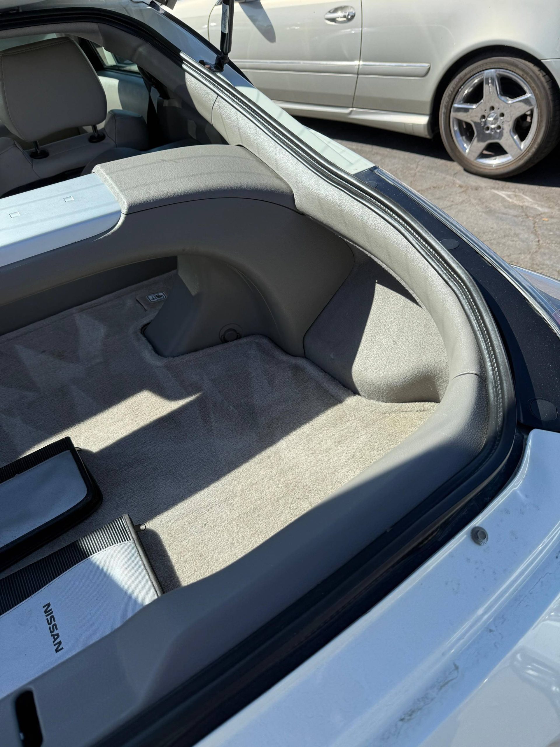 2003 Nissan 350Z Touring Coupe Interior 18