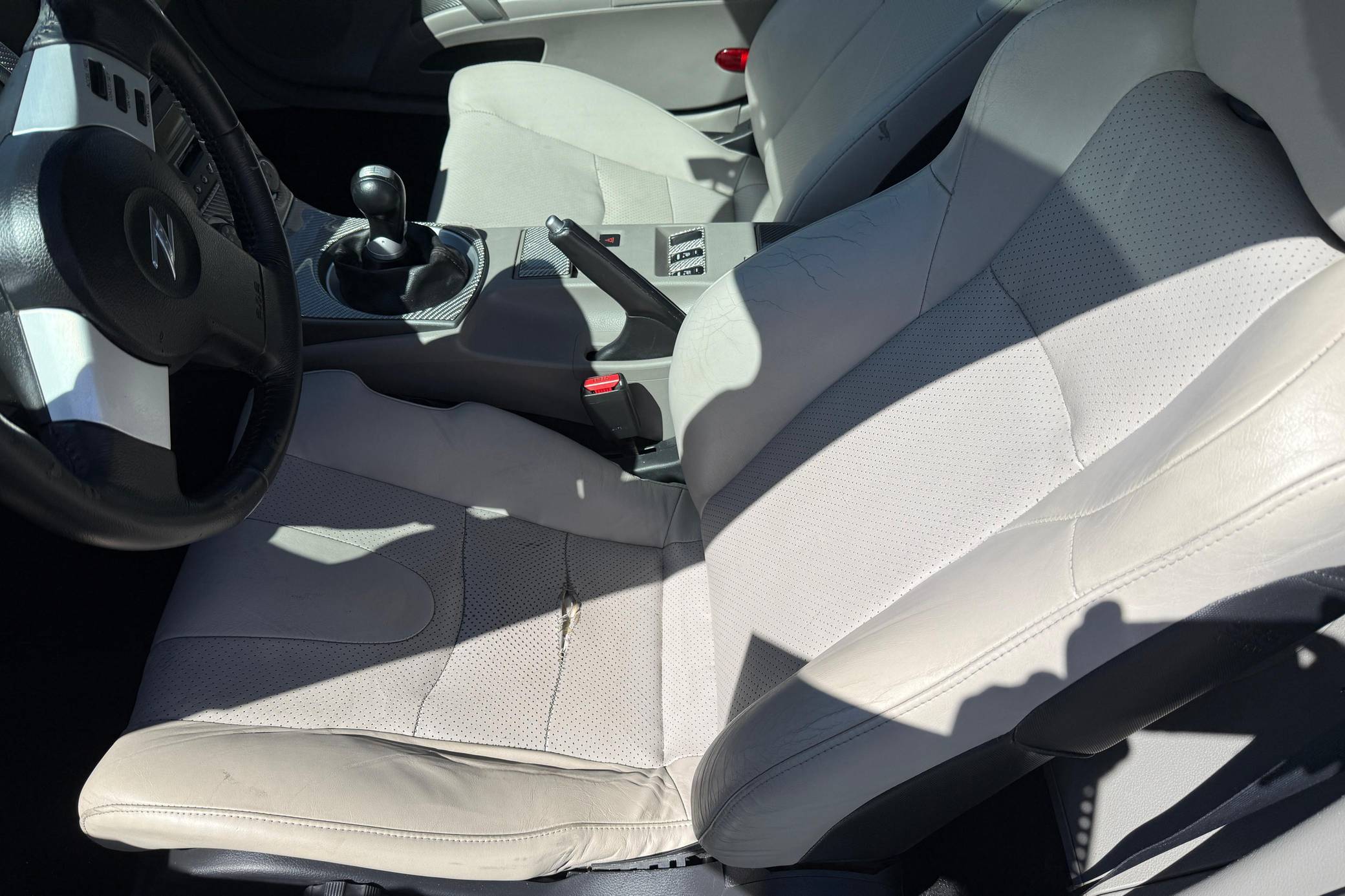 2003 Nissan 350Z Touring Coupe Interior 2