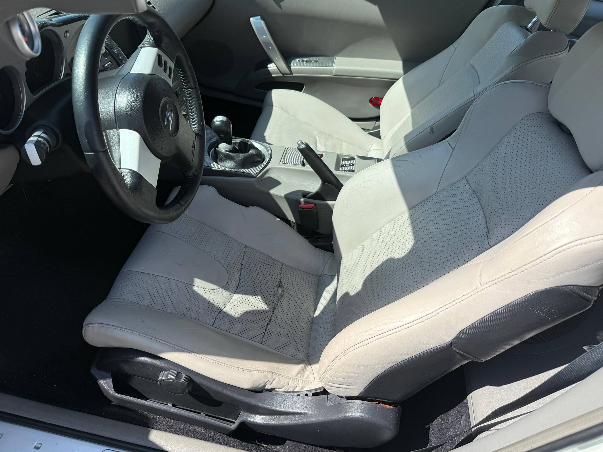 2003 Nissan 350Z Touring Coupe Interior 5