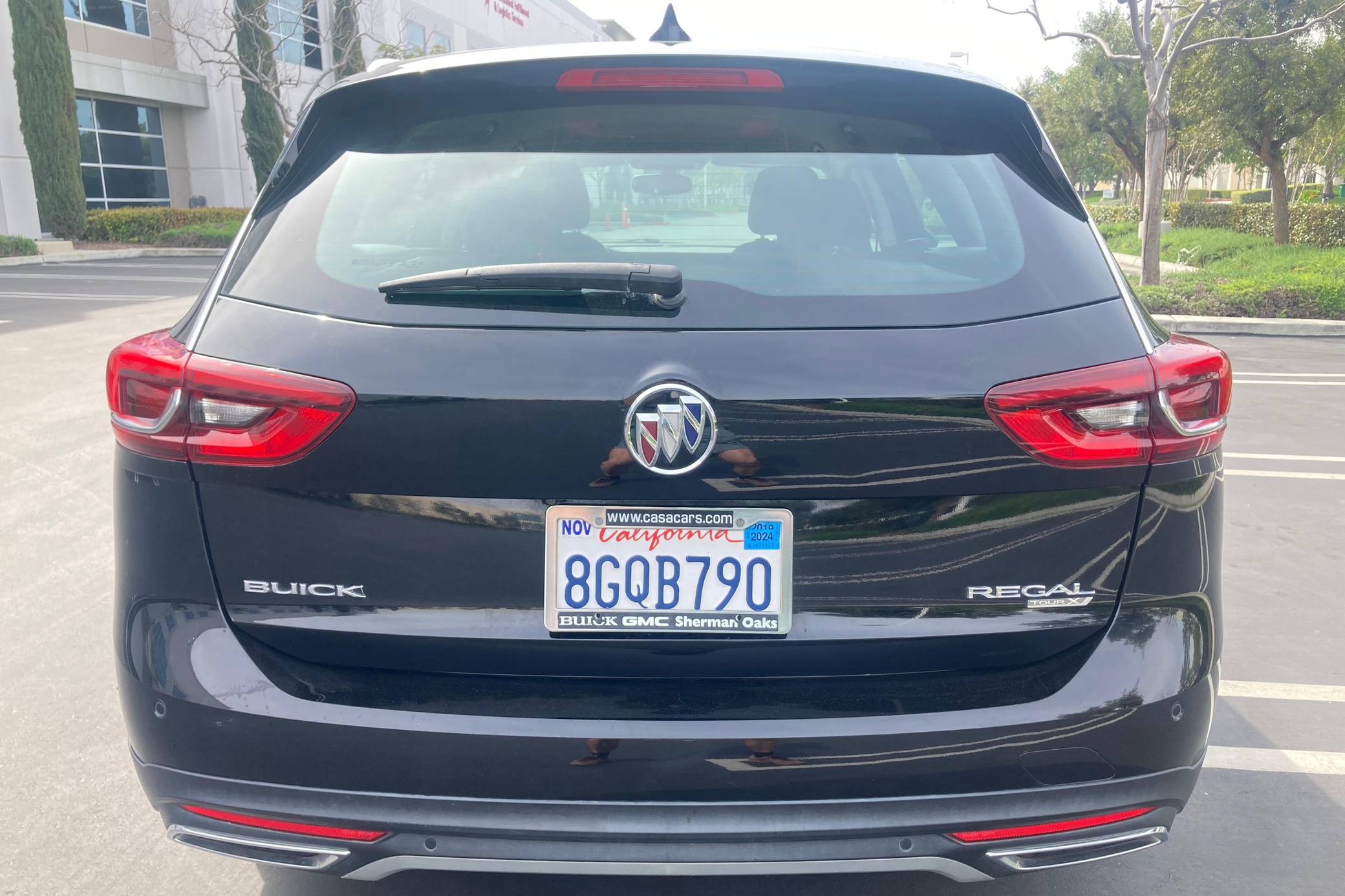 2018 Buick Regal TourX Exterior 5