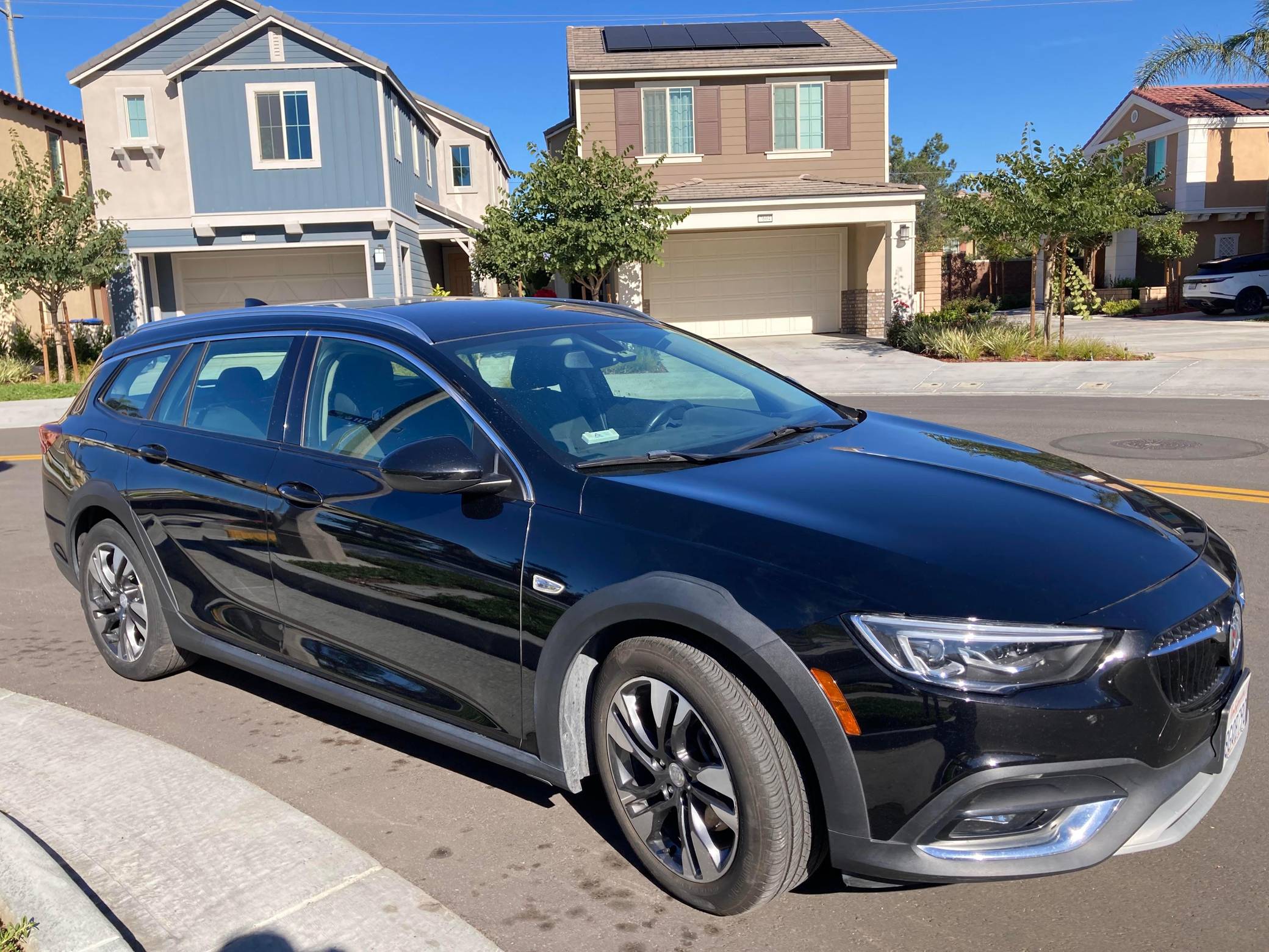2018 Buick Regal TourX Exterior 8