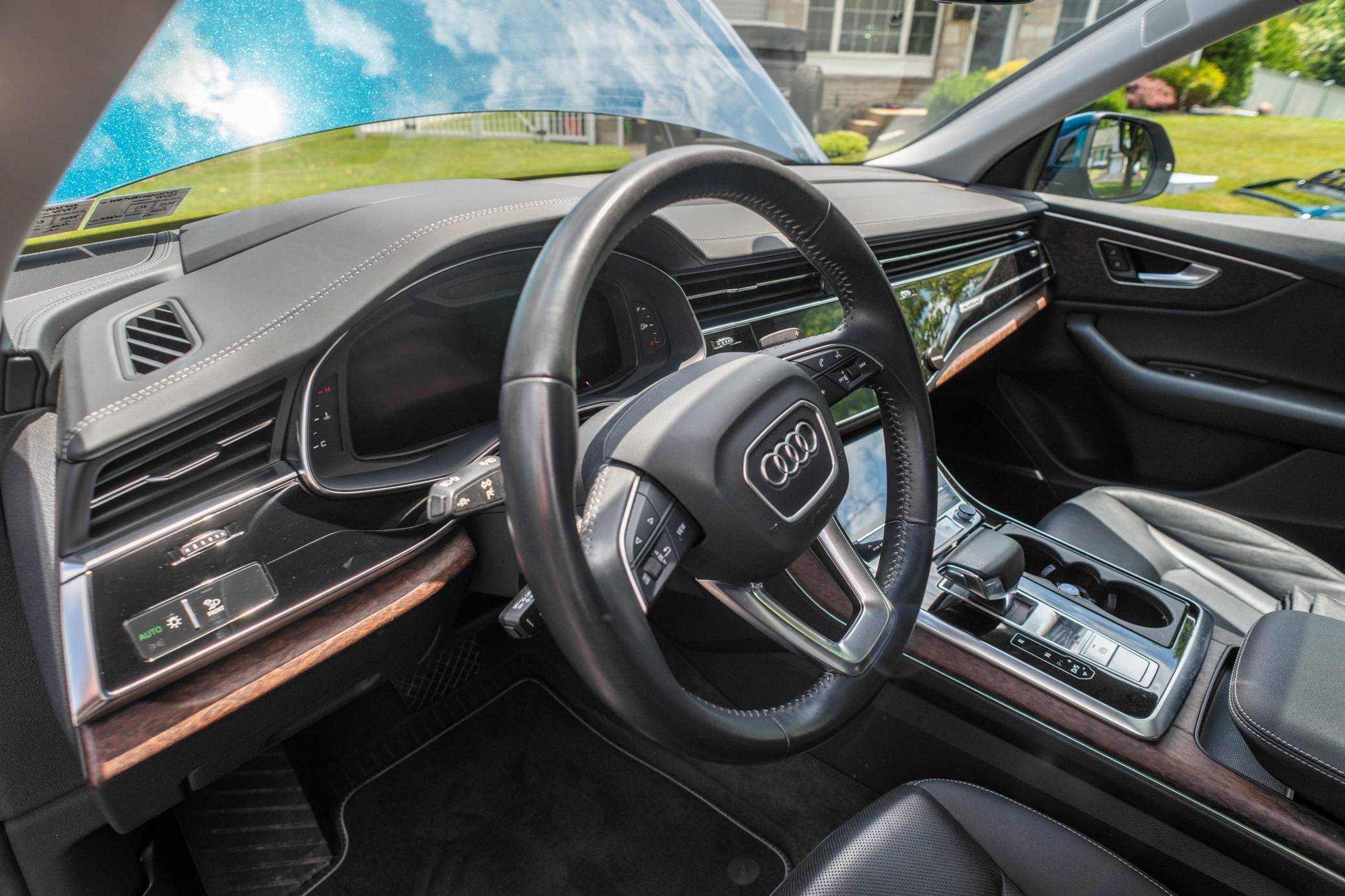2019 Audi Q8 Interior 1