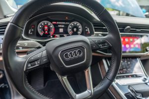 2019 Audi Q8 Interior 11