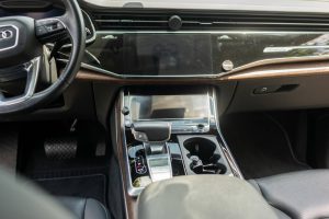 2019 Audi Q8 Interior 15