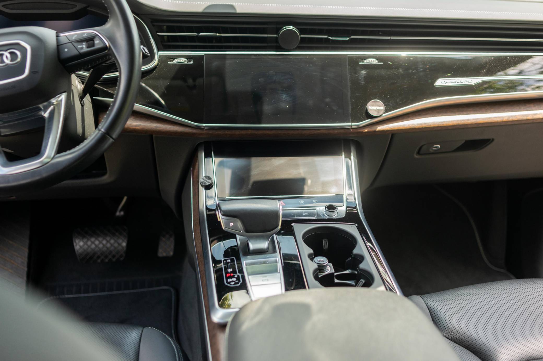 2019 Audi Q8 Interior 15