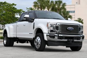 2020 Ford F-450 Super Duty Lariat 4×4 Exterior 1
