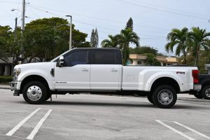 2020 Ford F-450 Super Duty Lariat 4×4 Exterior 8
