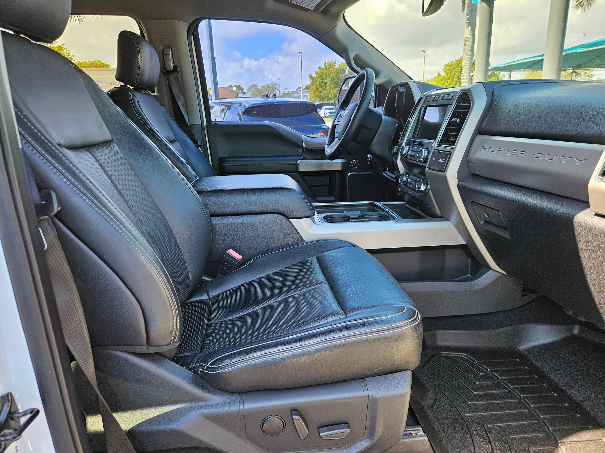2020 Ford F-450 Super Duty Lariat 4x4 Interior 13