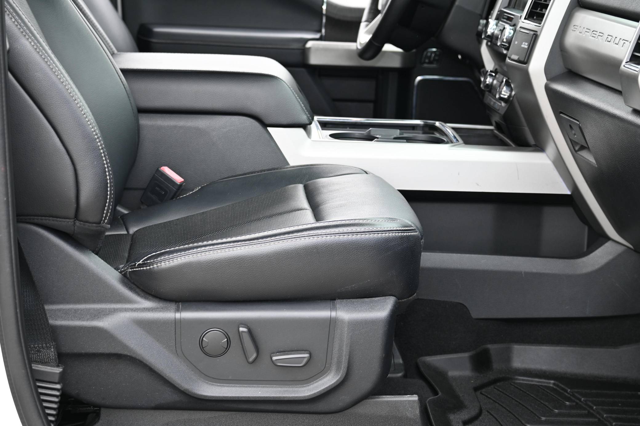 2020 Ford F-450 Super Duty Lariat 4x4 Interior 14