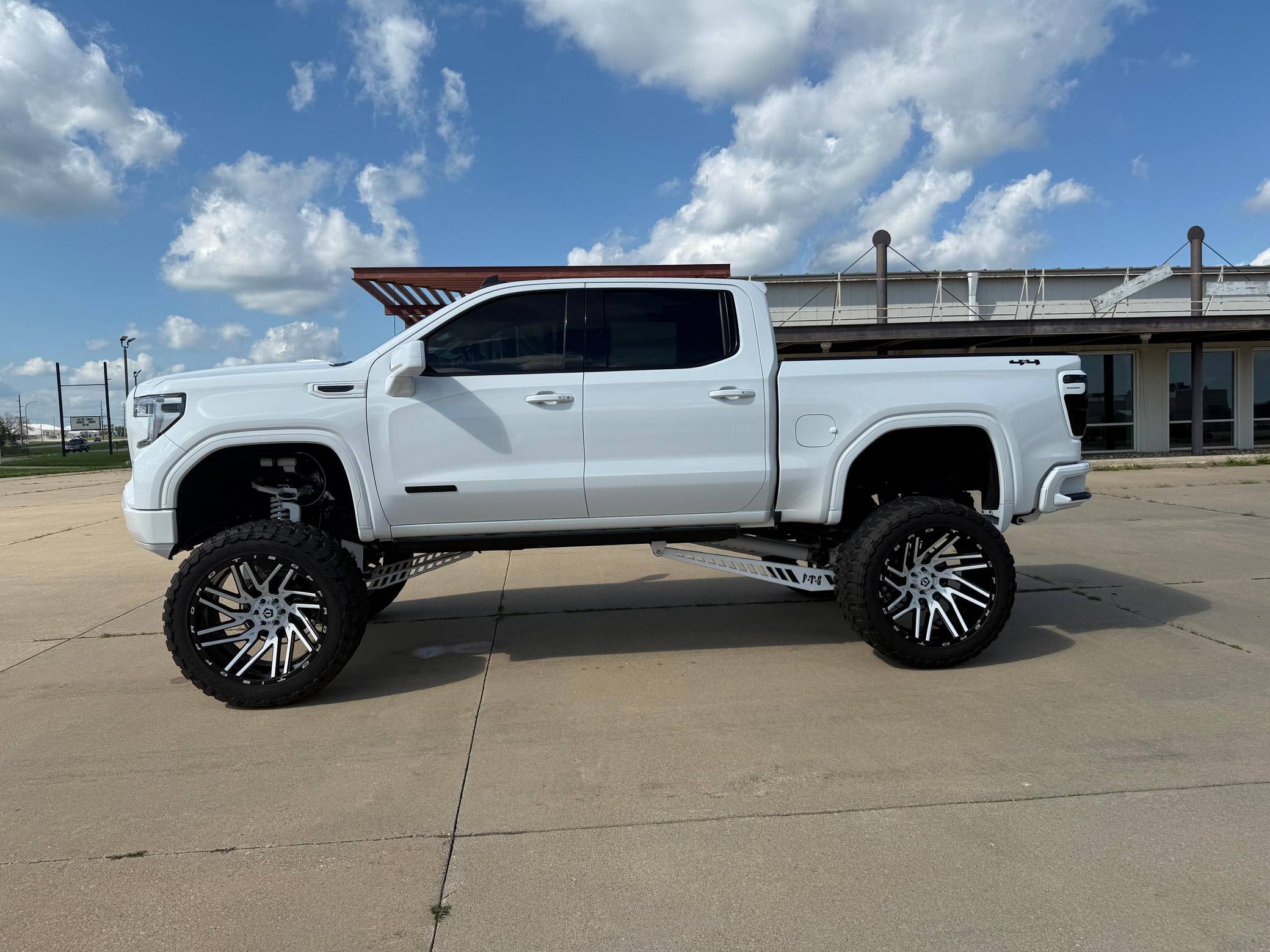 2020 GMC Sierra 1500 Elevation Edition 4x4 Exterior 11