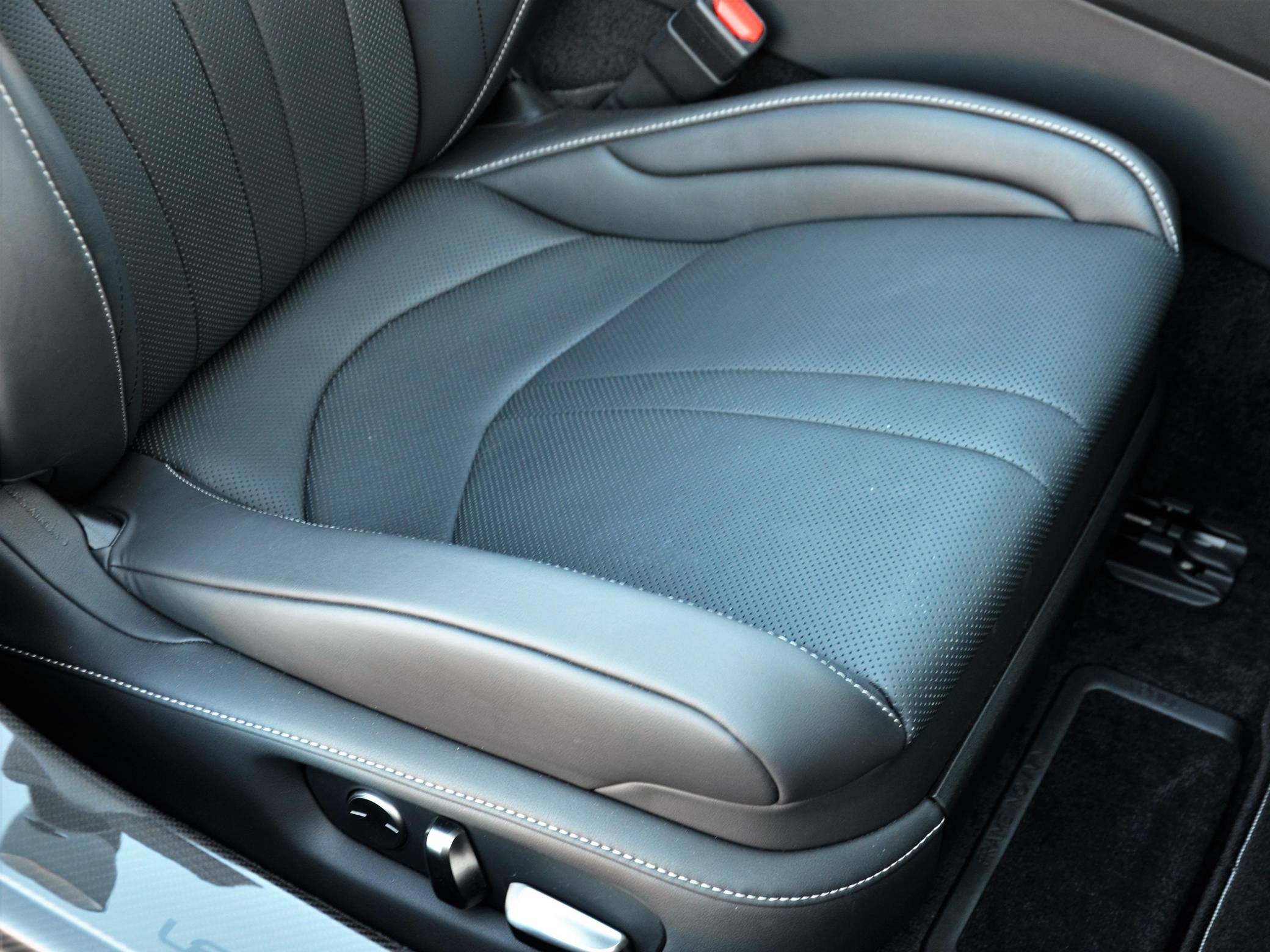 2021 Lexus LC 500 Convertible Interior 12