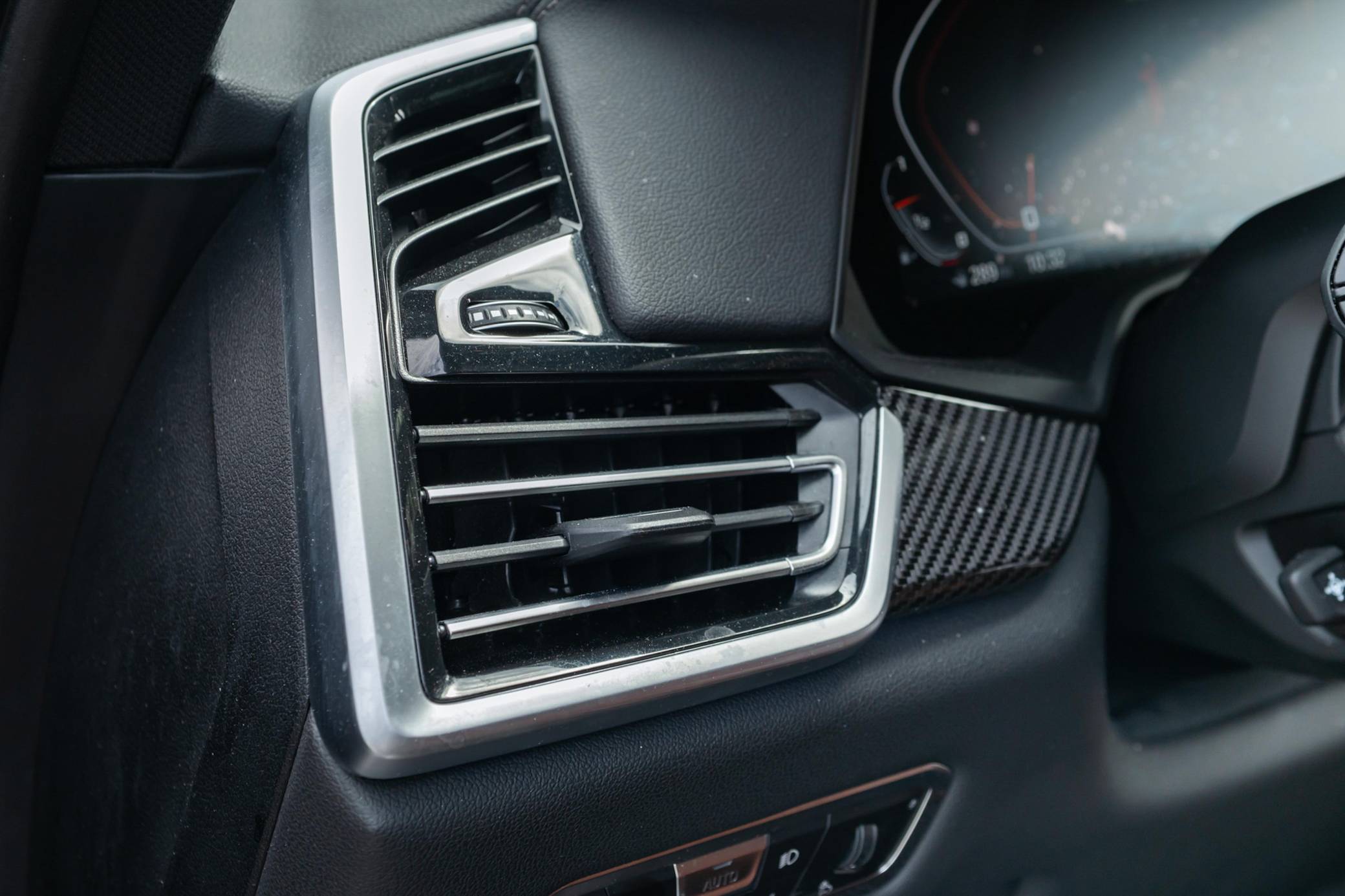 2022 BMW X5 M50i Interior 10