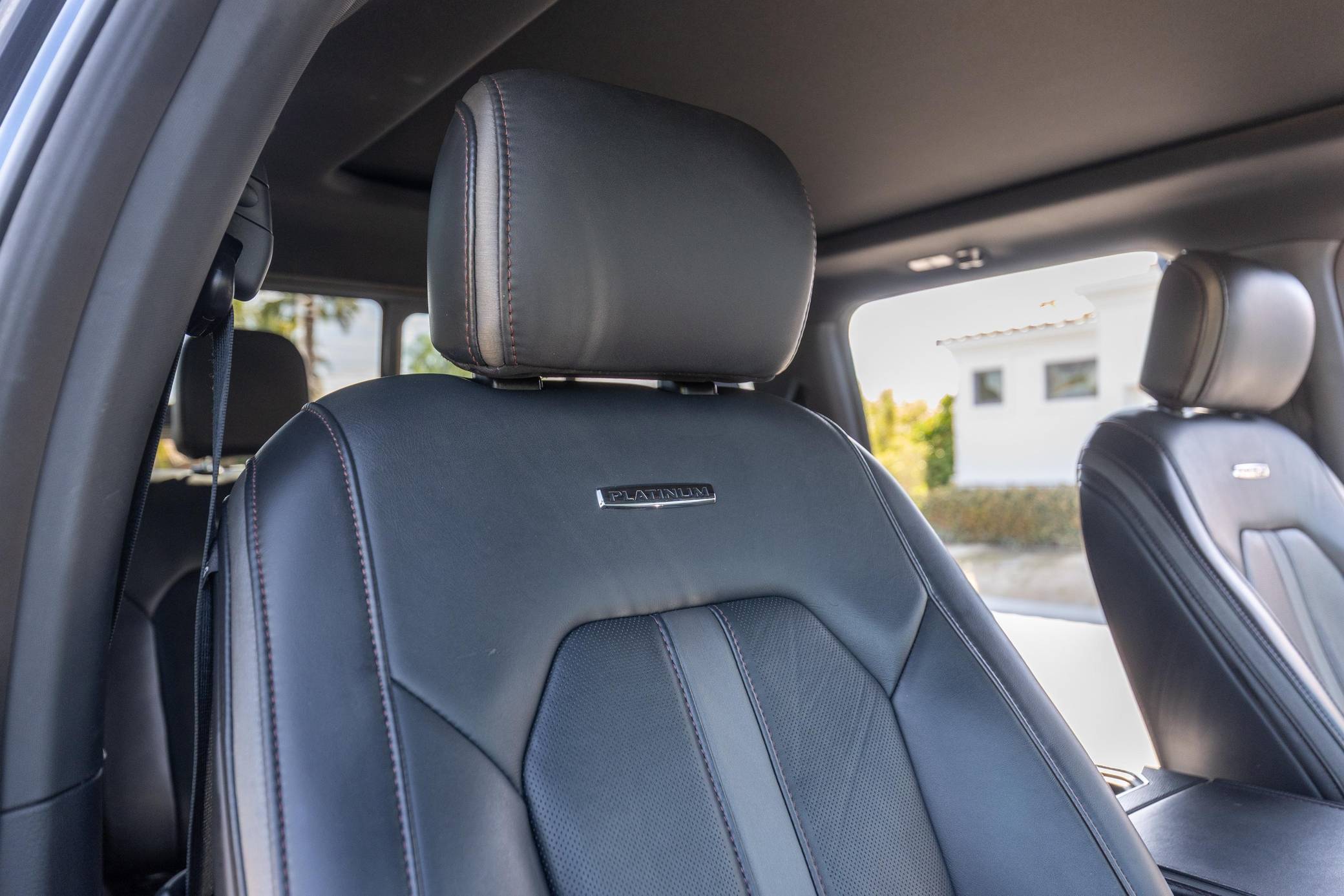2022 Ford F-250 Super Duty Platinum Tremor 4x4 Interior 9