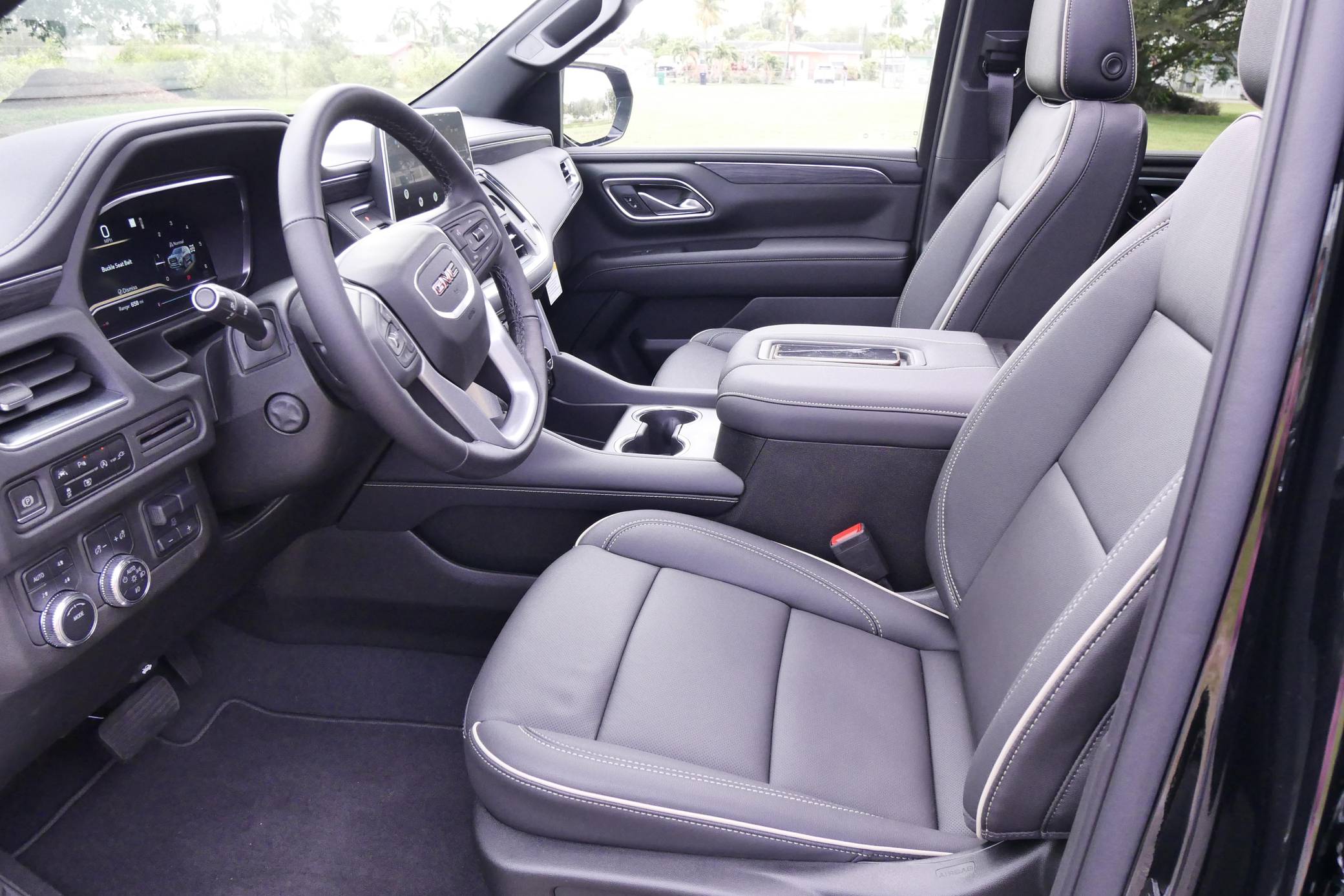 2022 GMC Yukon XL SLT 4x4 Interior 5