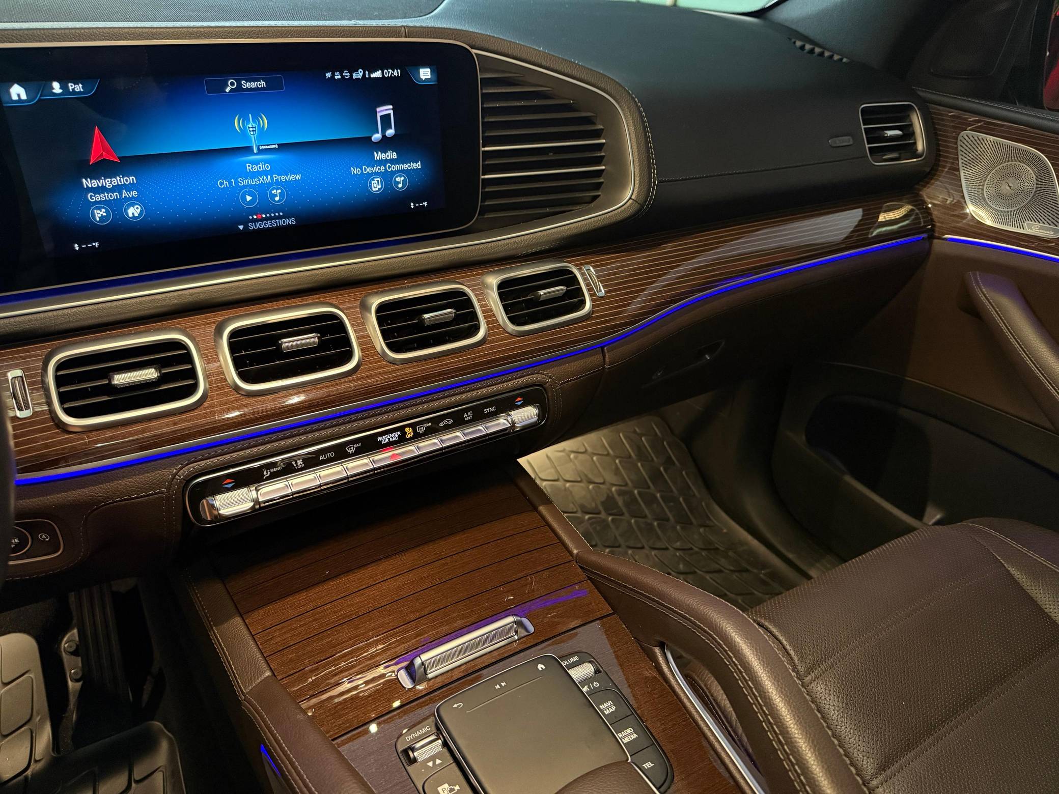 2022 Mercedes-Benz GLE450 4Matic Interior 11