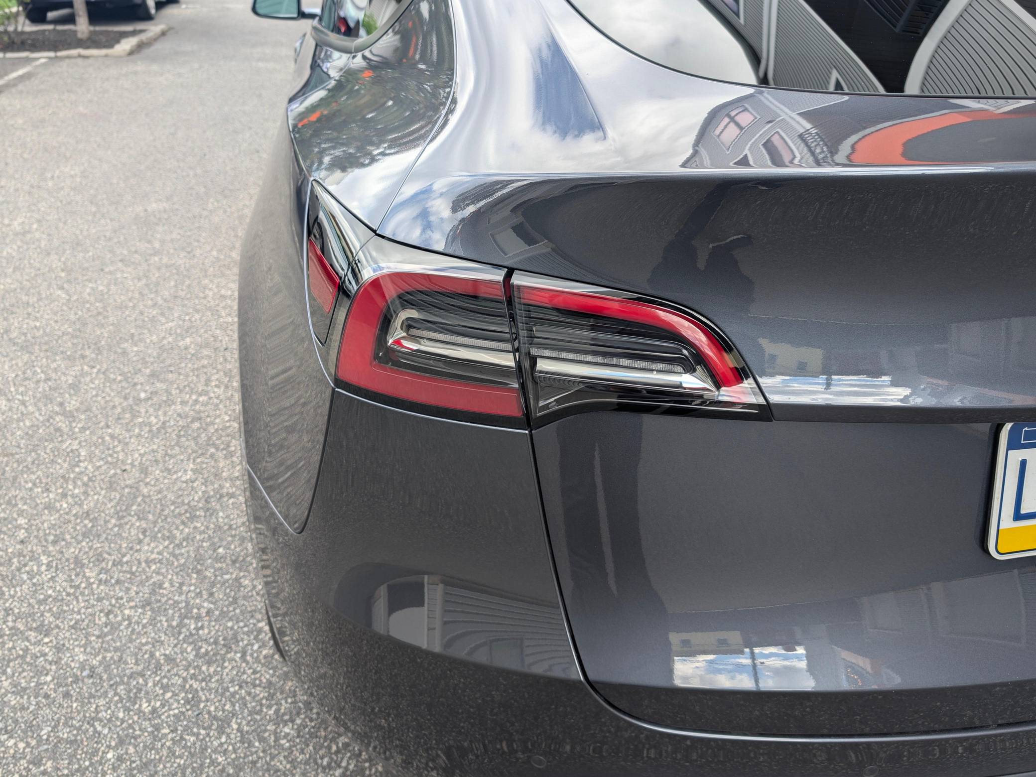 2022 Tesla Model Y Long Range AWD Exterior 12