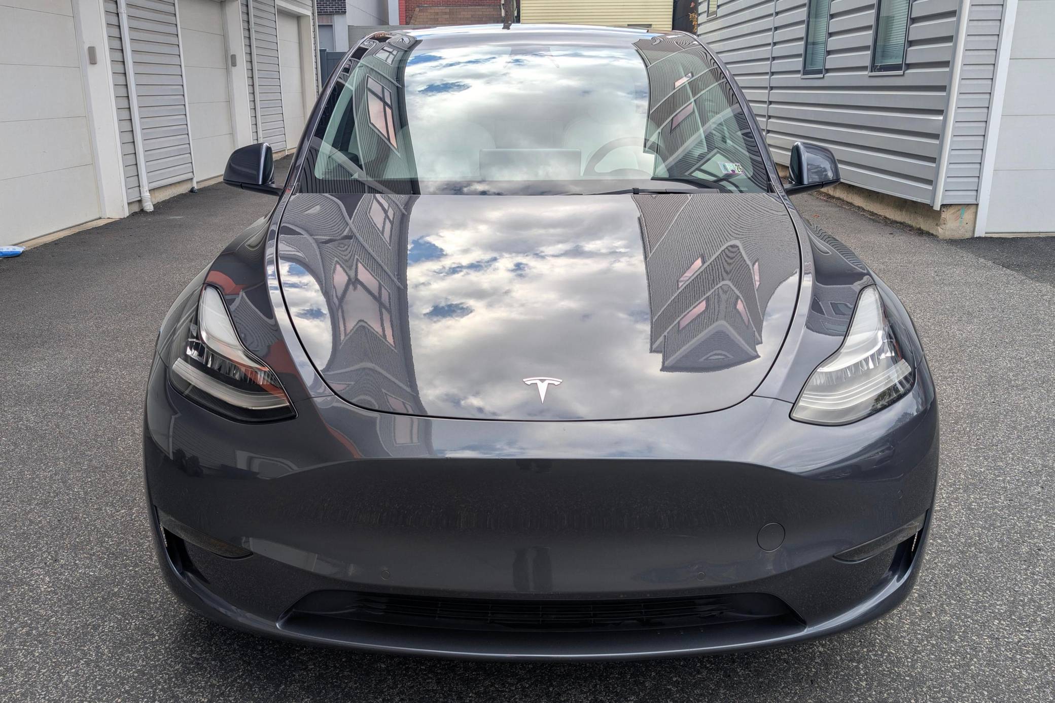 2022 Tesla Model Y Long Range AWD Exterior 2