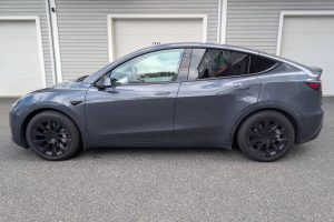 2022 Tesla Model Y Long Range AWD Exterior 3