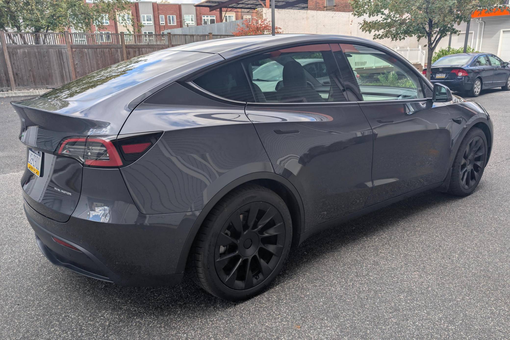 2022 Tesla Model Y Long Range AWD Exterior 4