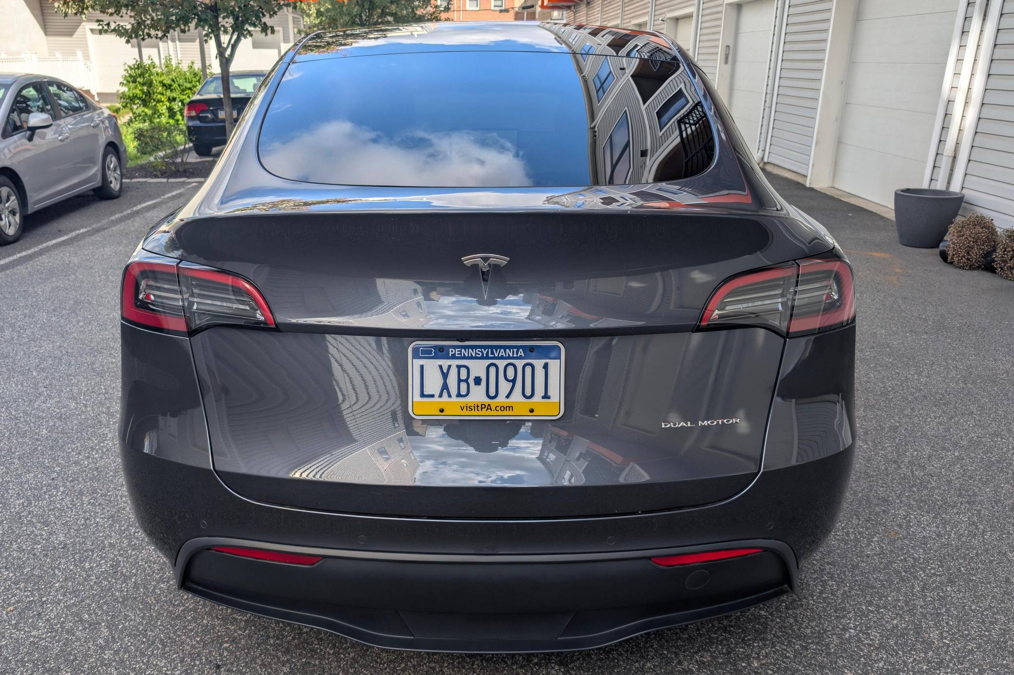 2022 Tesla Model Y Long Range AWD Exterior 5