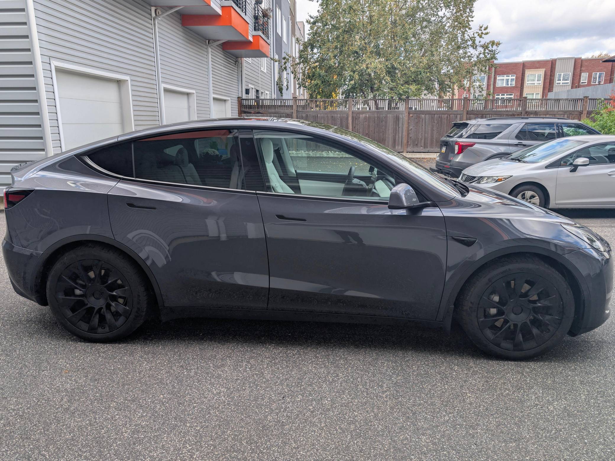 2022 Tesla Model Y Long Range AWD Exterior 7