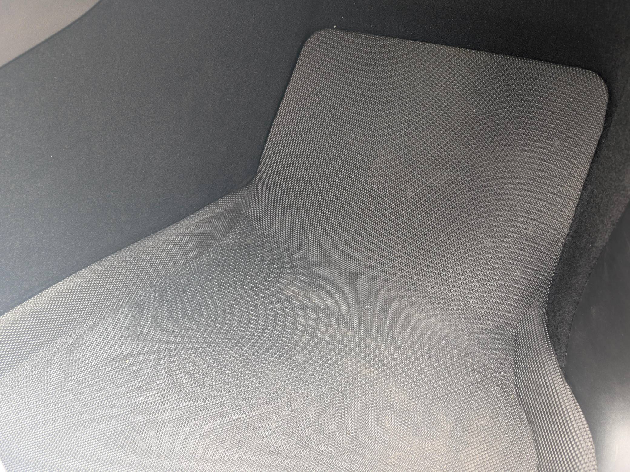 2022 Tesla Model Y Long Range AWD Interior 19