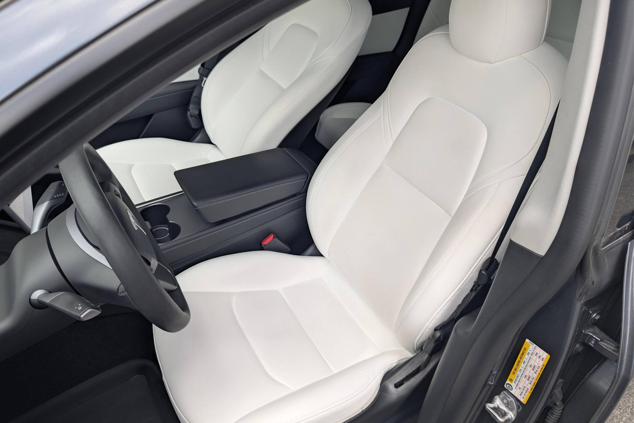2022 Tesla Model Y Long Range AWD Interior 2