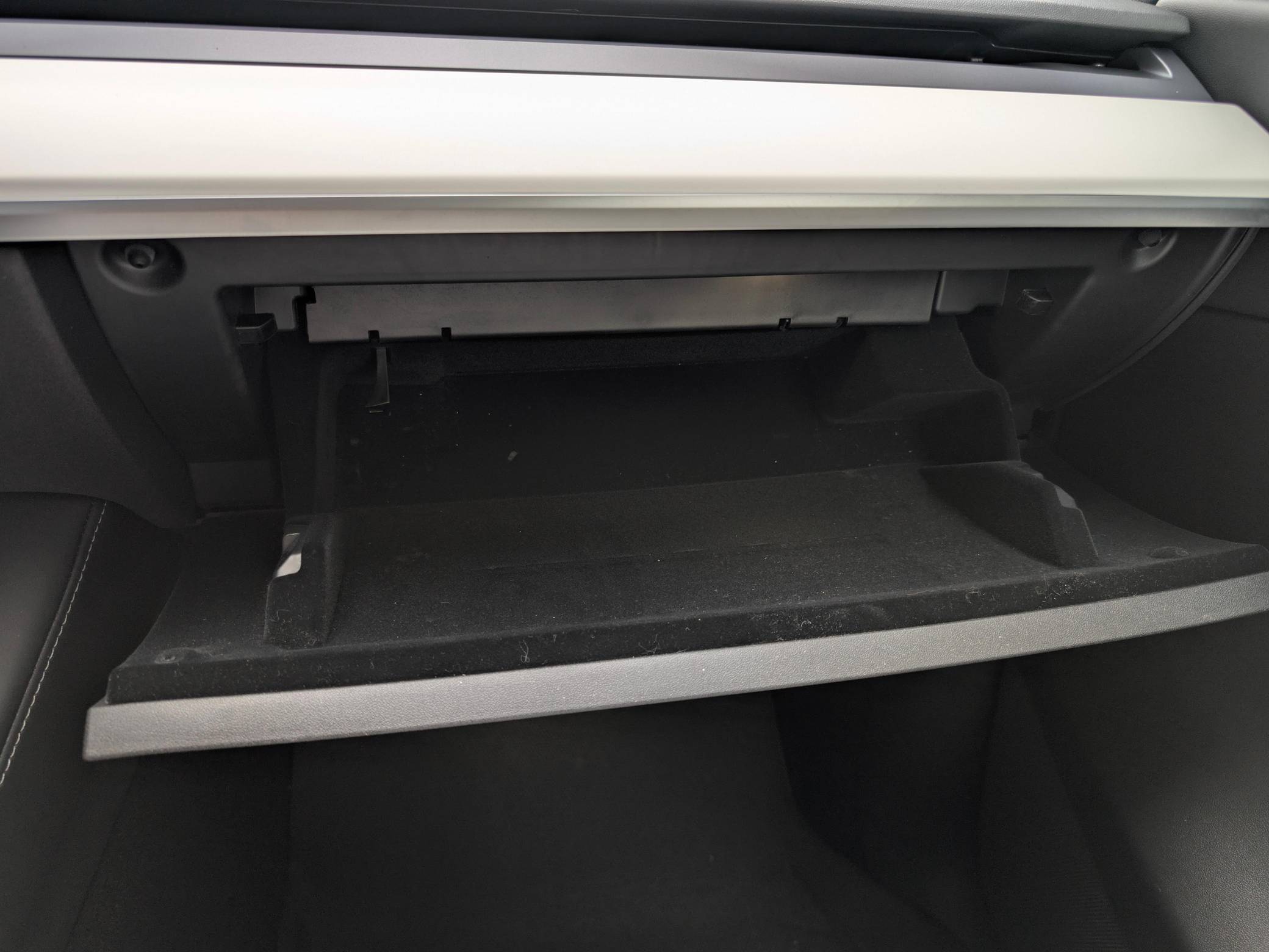 2022 Tesla Model Y Long Range AWD Interior 9