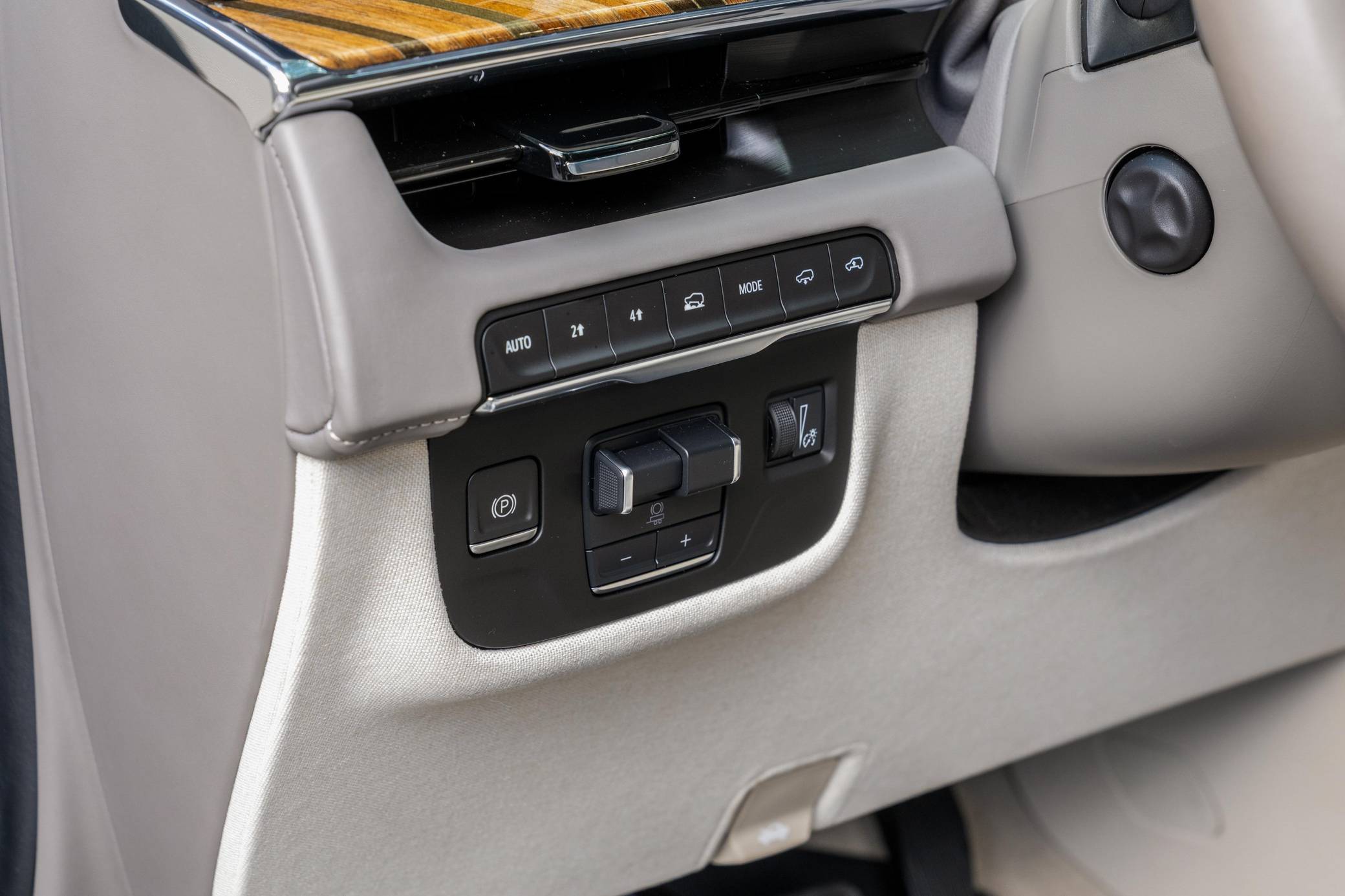 2023 Cadillac Escalade 4WD Sport Platinum Interior 10