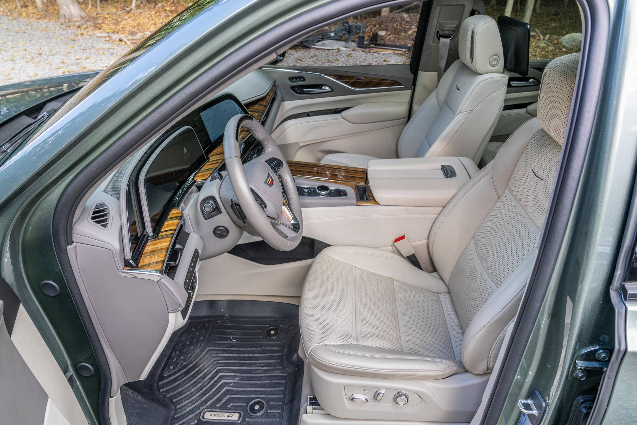 2023 Cadillac Escalade 4WD Sport Platinum Interior 5
