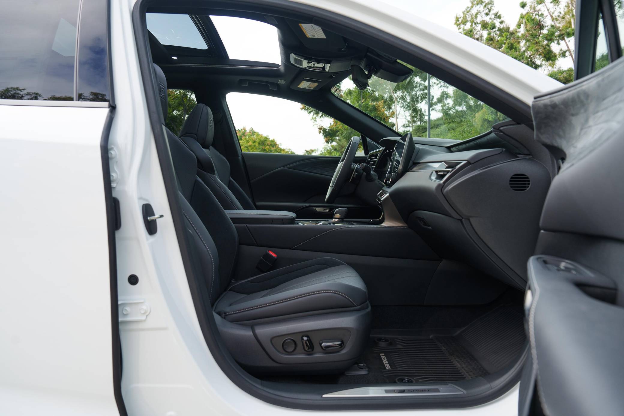 2023 Lexus RX 500h F Sport Performance Interior 11