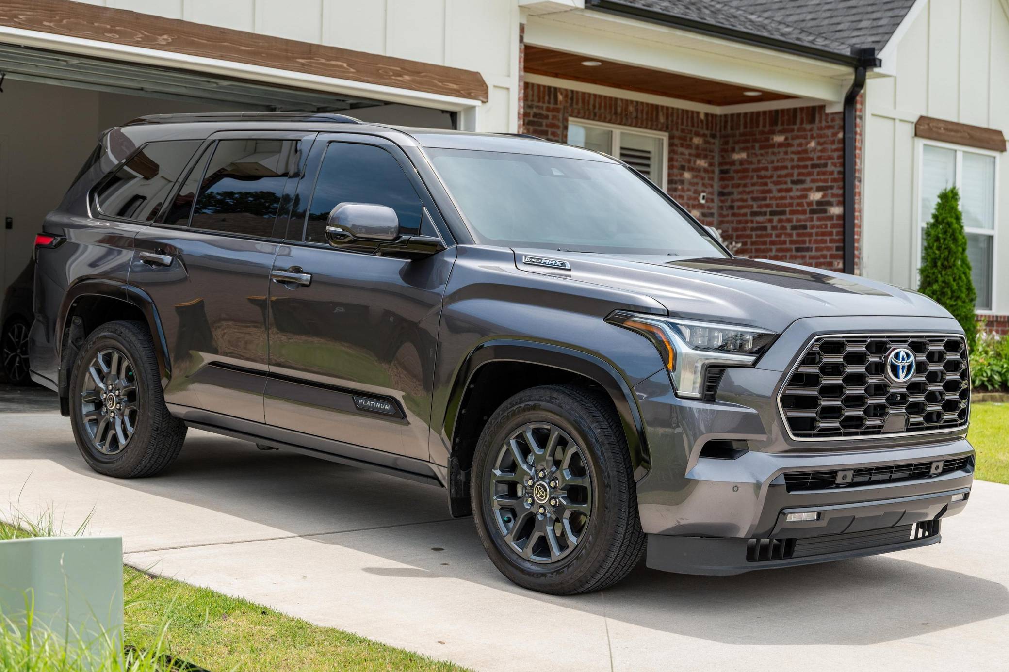 2023 Toyota Sequoia Platinum 4x4 Exterior 1