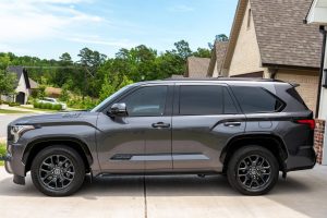 2023 Toyota Sequoia Platinum 4×4 Exterior 3
