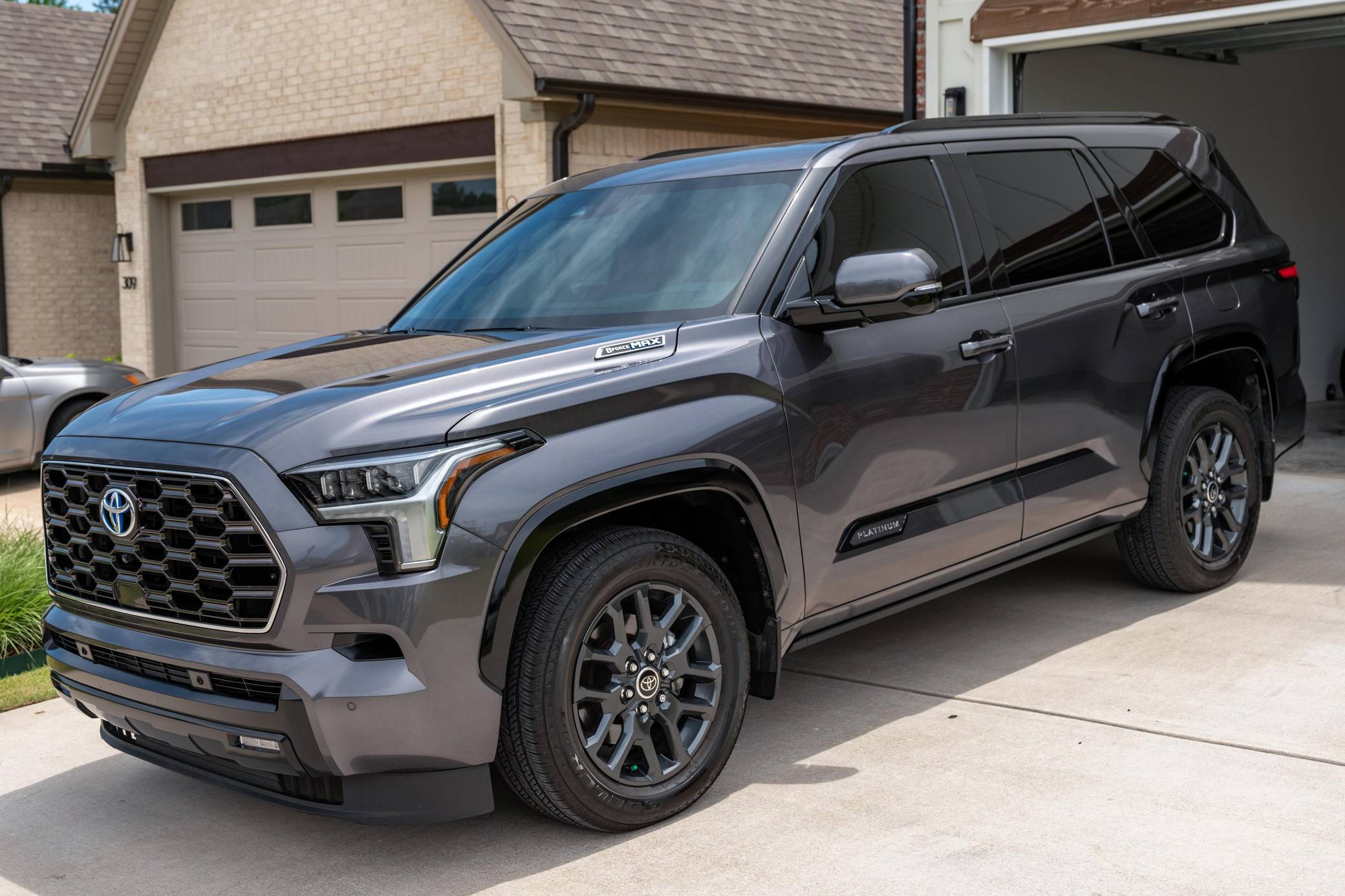 2023 Toyota Sequoia Platinum 4x4 Exterior 6