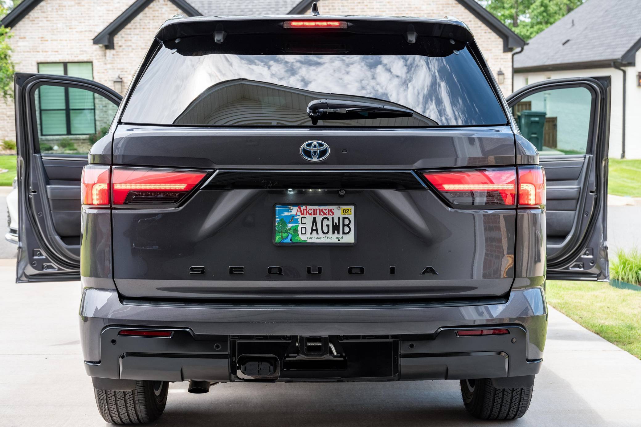 2023 Toyota Sequoia Platinum 4x4 Exterior 8