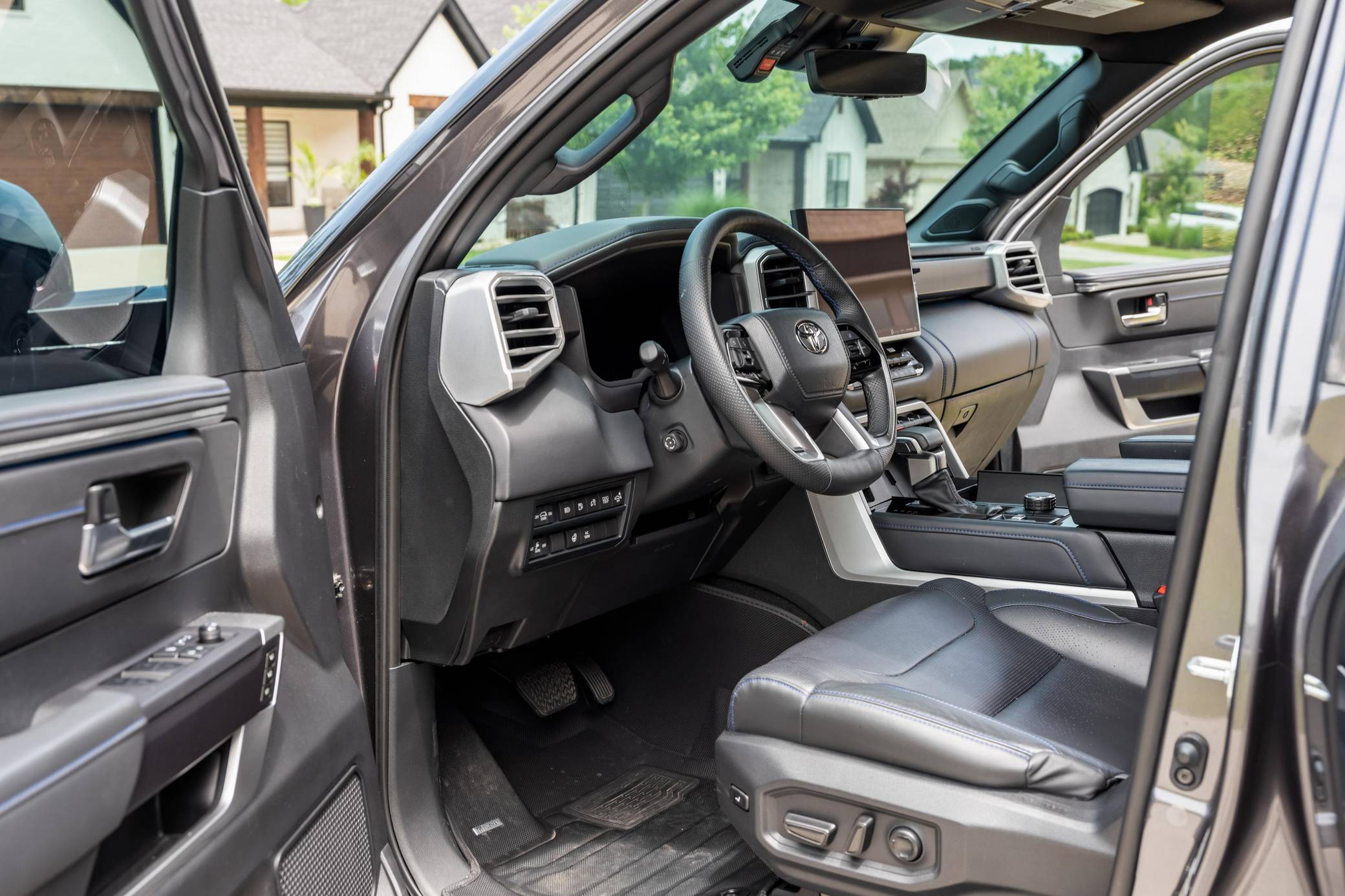 2023 Toyota Sequoia Platinum 4x4 Interior 13