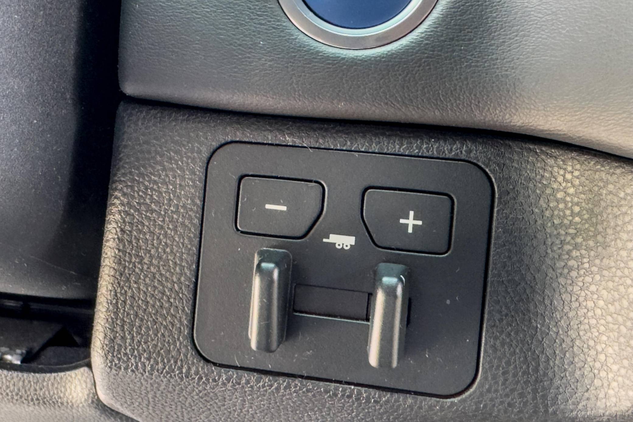 2023 Toyota Sequoia Platinum 4x4 Interior 18
