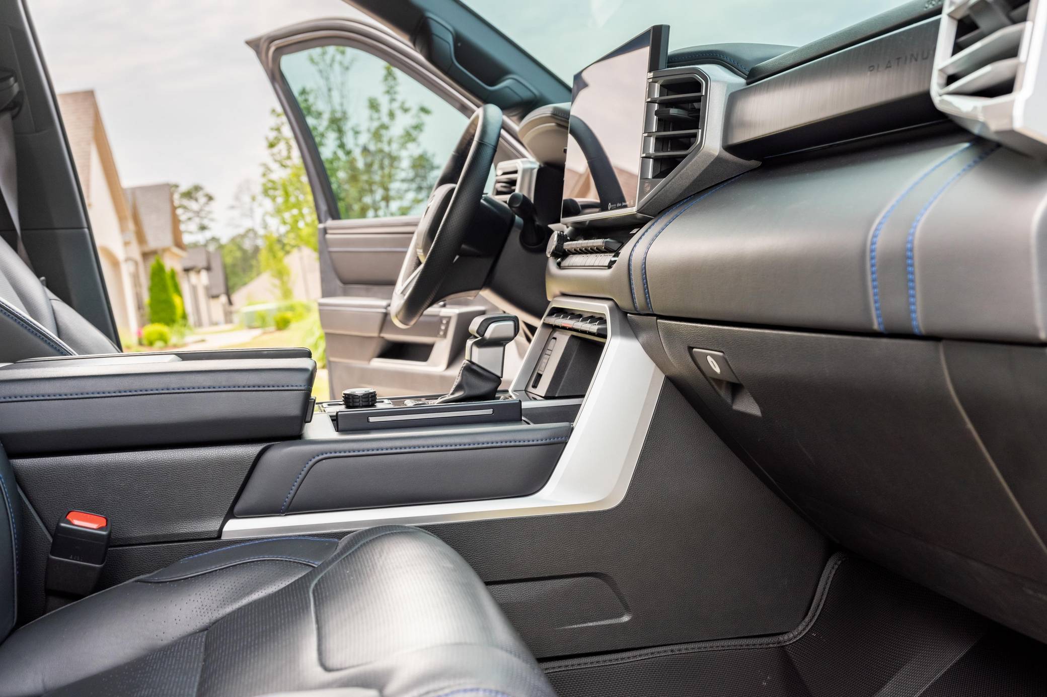 2023 Toyota Sequoia Platinum 4x4 Interior 19