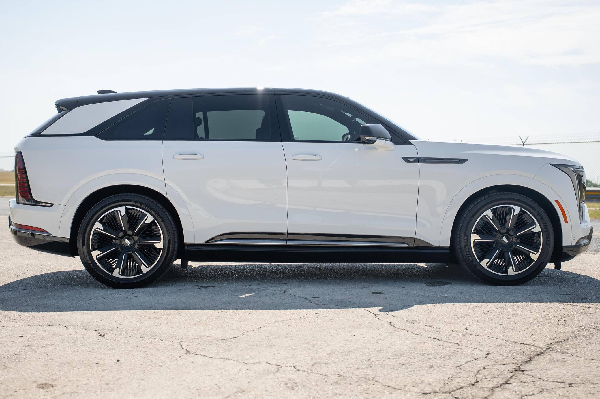 2025 Cadillac Escalade IQ Sport 2 Exterior 3