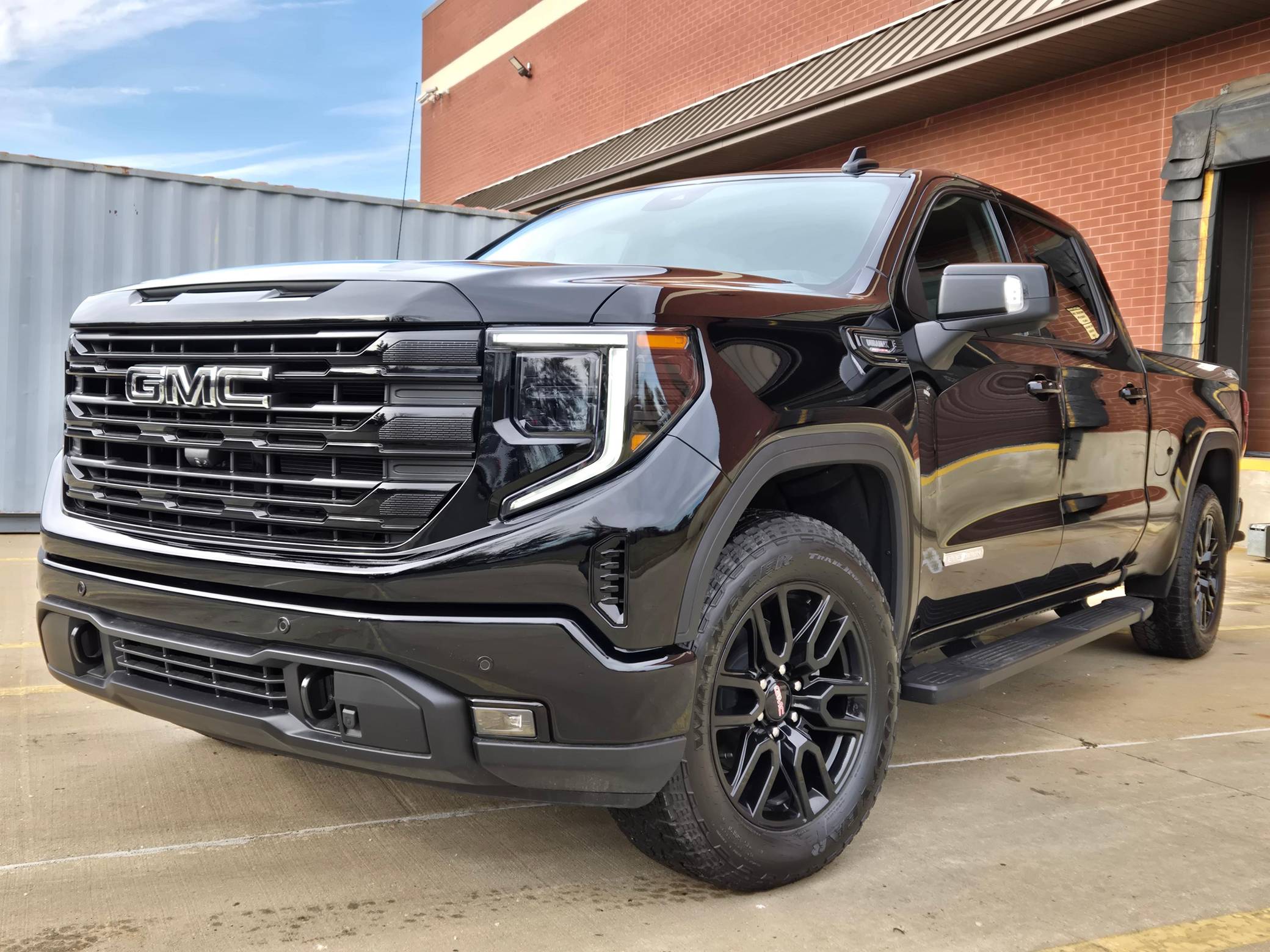 2025 GMC Sierra 1500 Elevation Crew Cab 4x4 Exterior 14