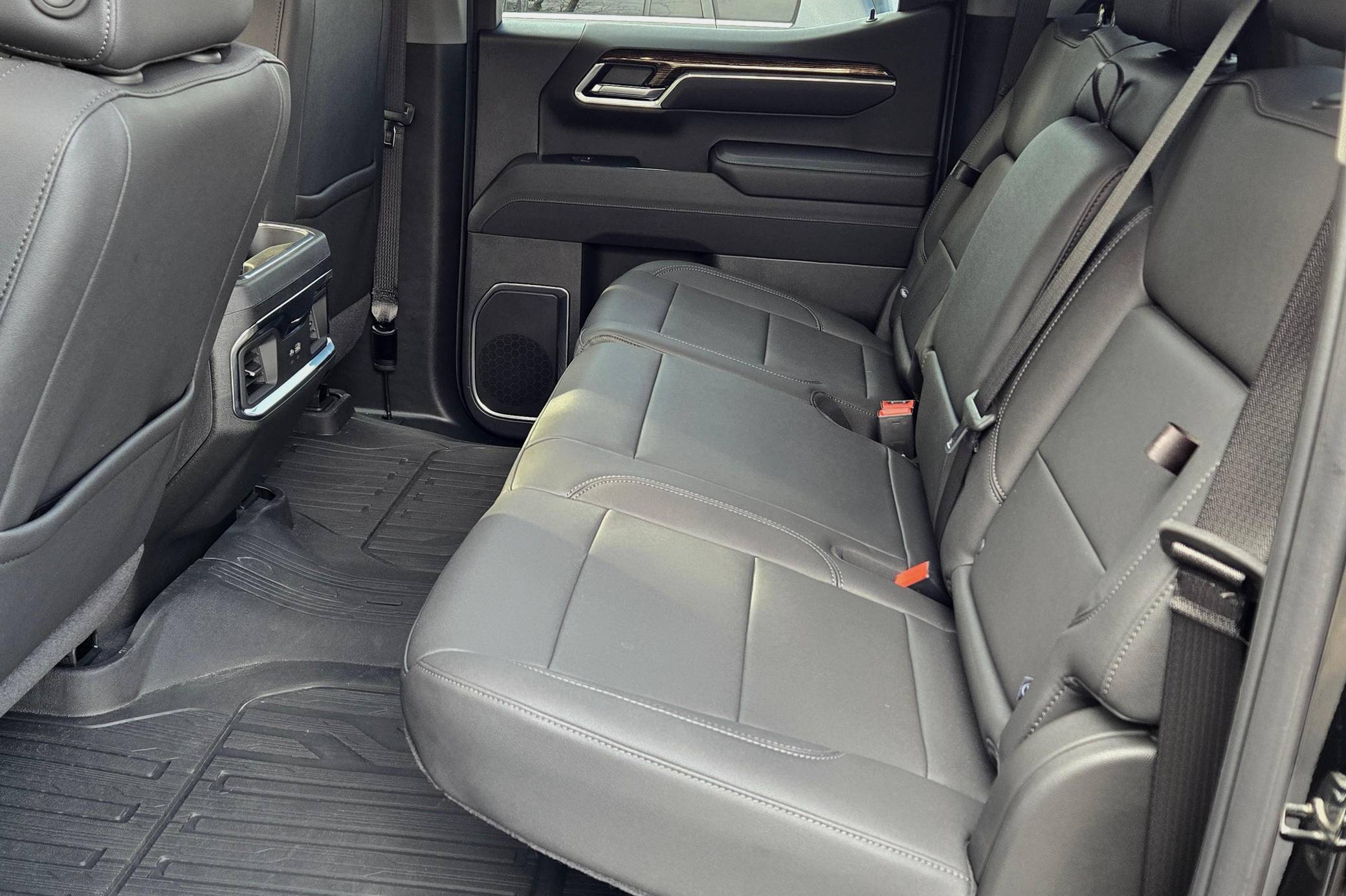 2025 GMC Sierra 1500 Elevation Crew Cab 4x4 Interior 3